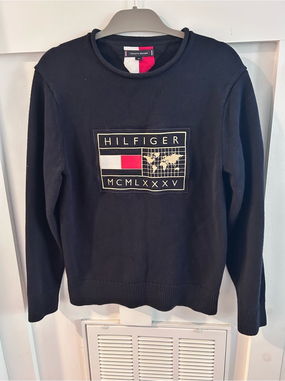 Tommy Hilfiger Men’s Logo Crewneck Knit Sweater Black XS Flag Graphic MCMLXX